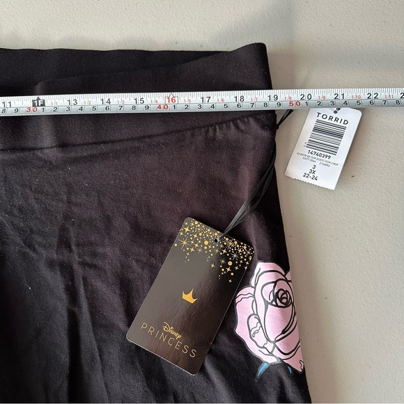 NWT Torrid Disney Alice In Wonderland & Beauty & The Beast Crop Leggings 3X - Picture 6 of 12